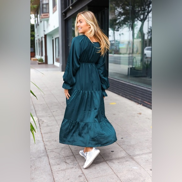 Elegant Hunter Green Elastic V Neck Tiered Satin Maxi Dress - Picture 12 of 13